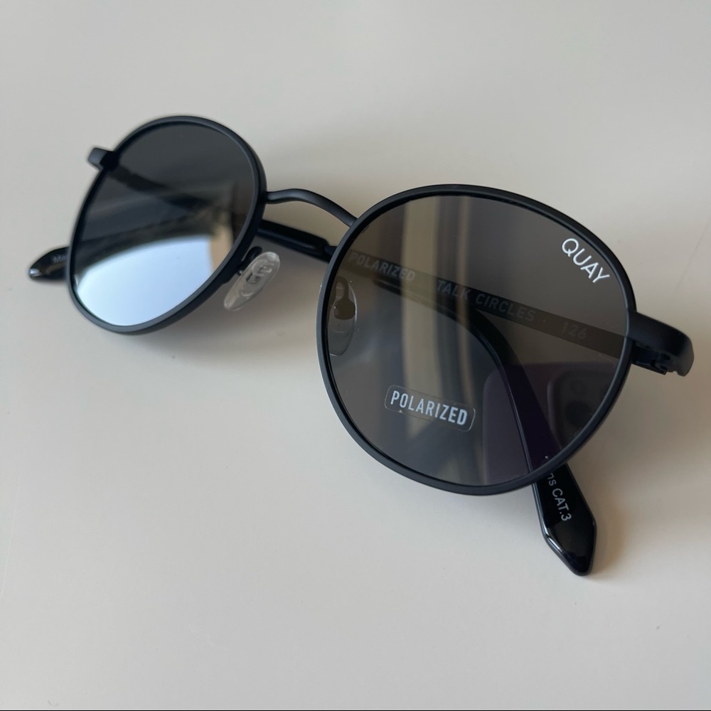 NWT black Quay “Talk Circles” sunglasses